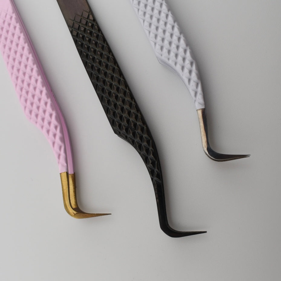 Sleek Curve Tweezer