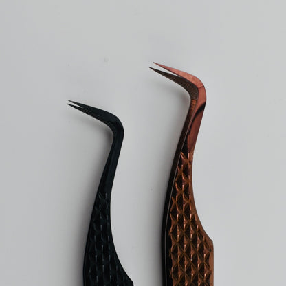 Sleek Curve Tweezer